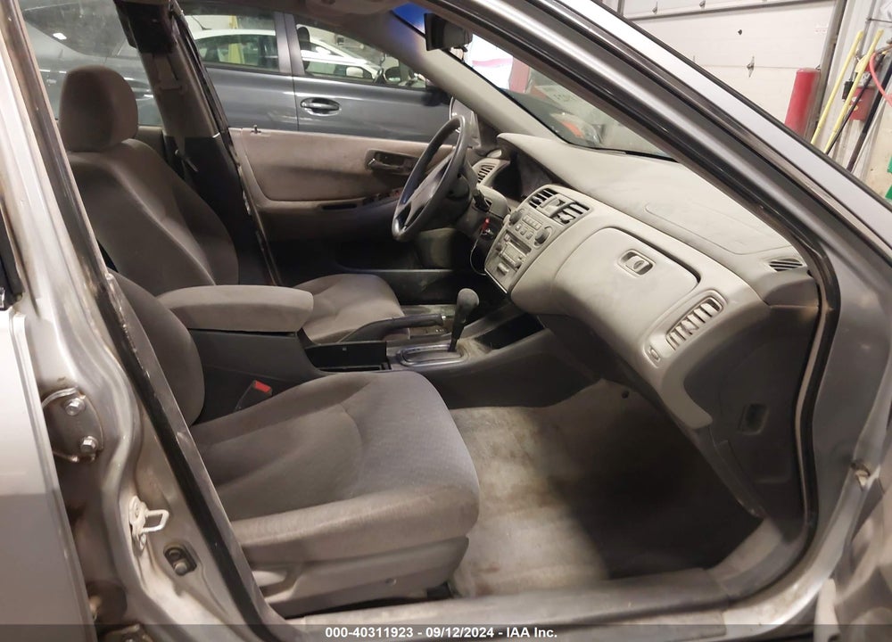 2002 HONDA ACCORD 2.3 LX VIN: 1HGCG56482A160979
