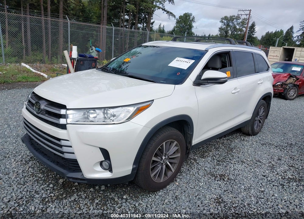 2019 TOYOTA HIGHLANDER XLE VIN: 5TDJZRFH8KS605475