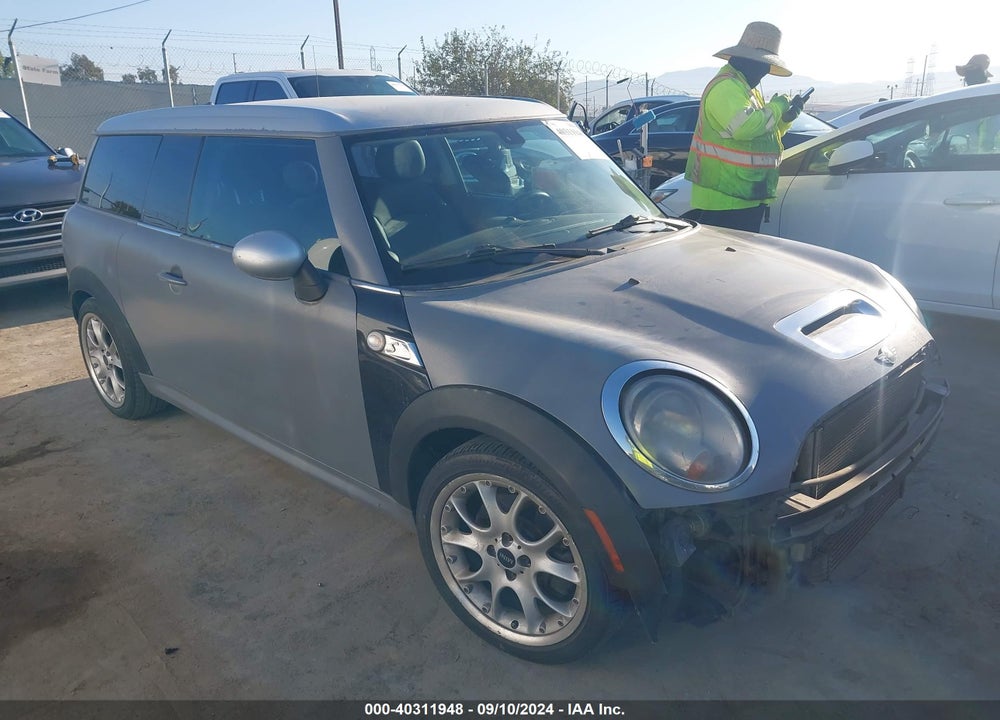 2009 MINI COOPER S CLUBMAN VIN: WMWMM335X9TP72531
