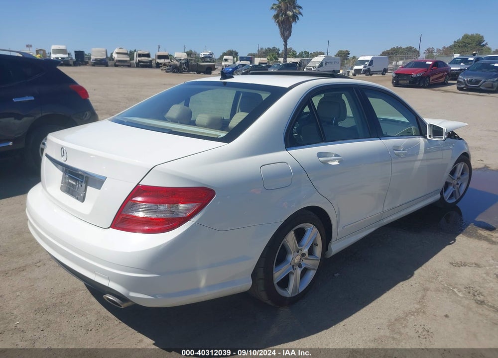 2011 MERCEDES-BENZ C 300 LUXURY/SPORT VIN: WDDGF5EB5BR153868