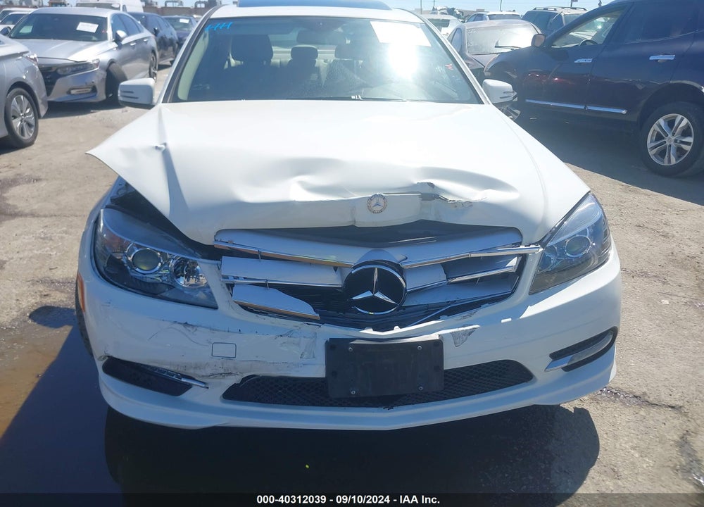 2011 MERCEDES-BENZ C 300 LUXURY/SPORT VIN: WDDGF5EB5BR153868