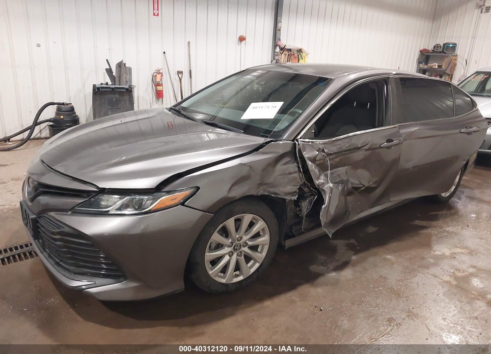 2018 TOYOTA CAMRY LE VIN: 4T1B11HK5JU044423