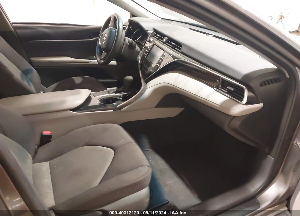 2018 TOYOTA CAMRY LE VIN: 4T1B11HK5JU044423
