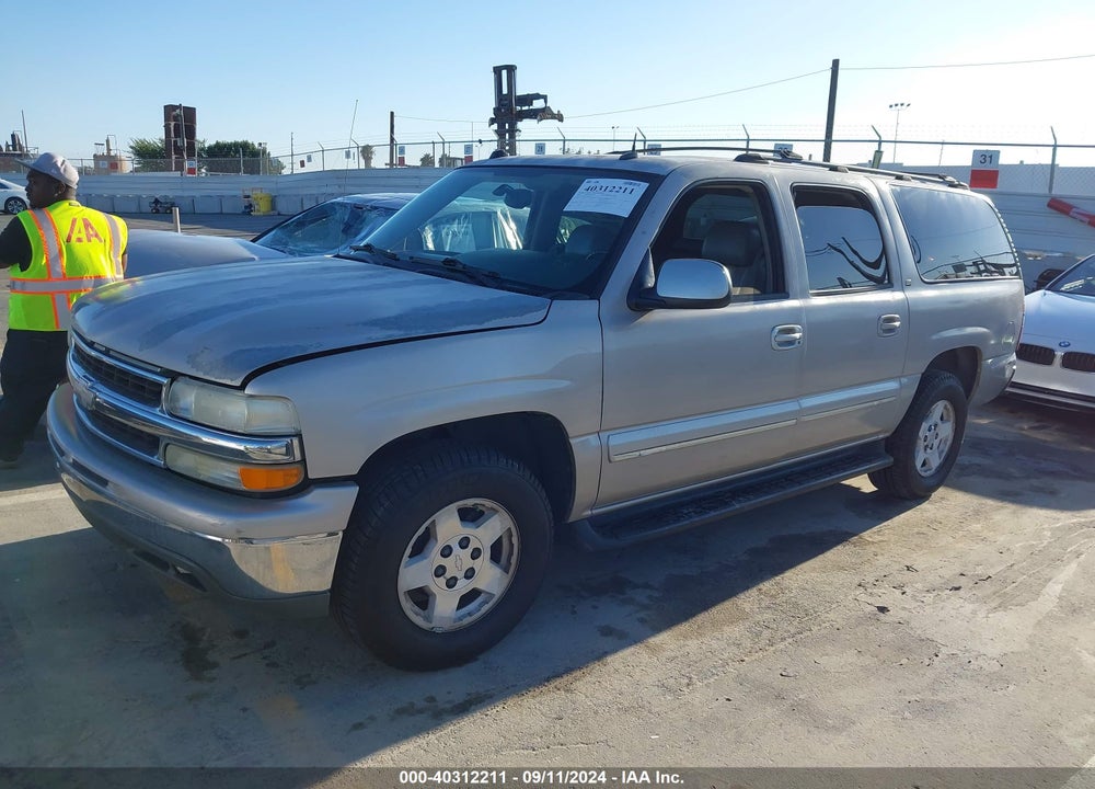 2004 CHEVROLET SUBURBAN 1500 LT VIN: 1GNEC16T24J110415