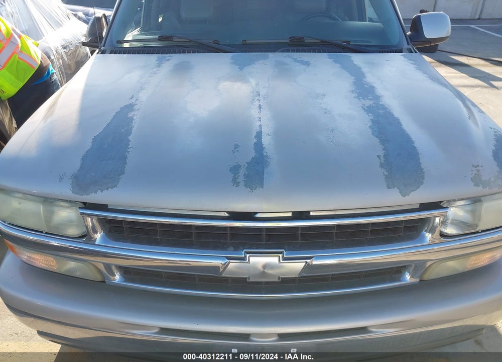 2004 CHEVROLET SUBURBAN 1500 LT VIN: 1GNEC16T24J110415