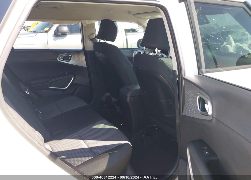 2020 KIA SOUL LX VIN: KNDJ23AU6L7714390