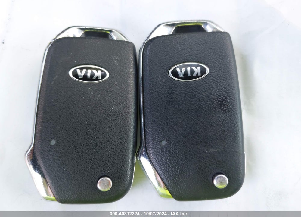 2020 KIA SOUL LX VIN: KNDJ23AU6L7714390