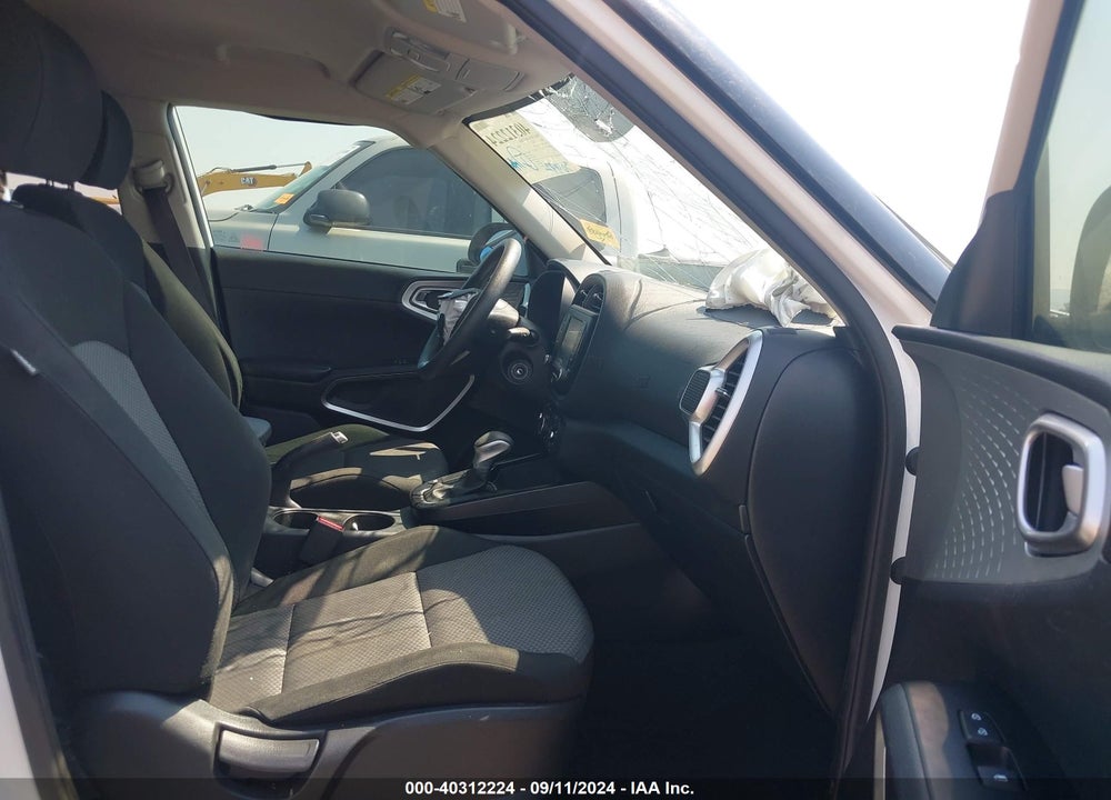 2020 KIA SOUL LX VIN: KNDJ23AU6L7714390