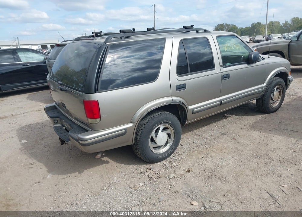 1999 CHEVROLET BLAZER LT VIN: 1GNDT13W5X2154448