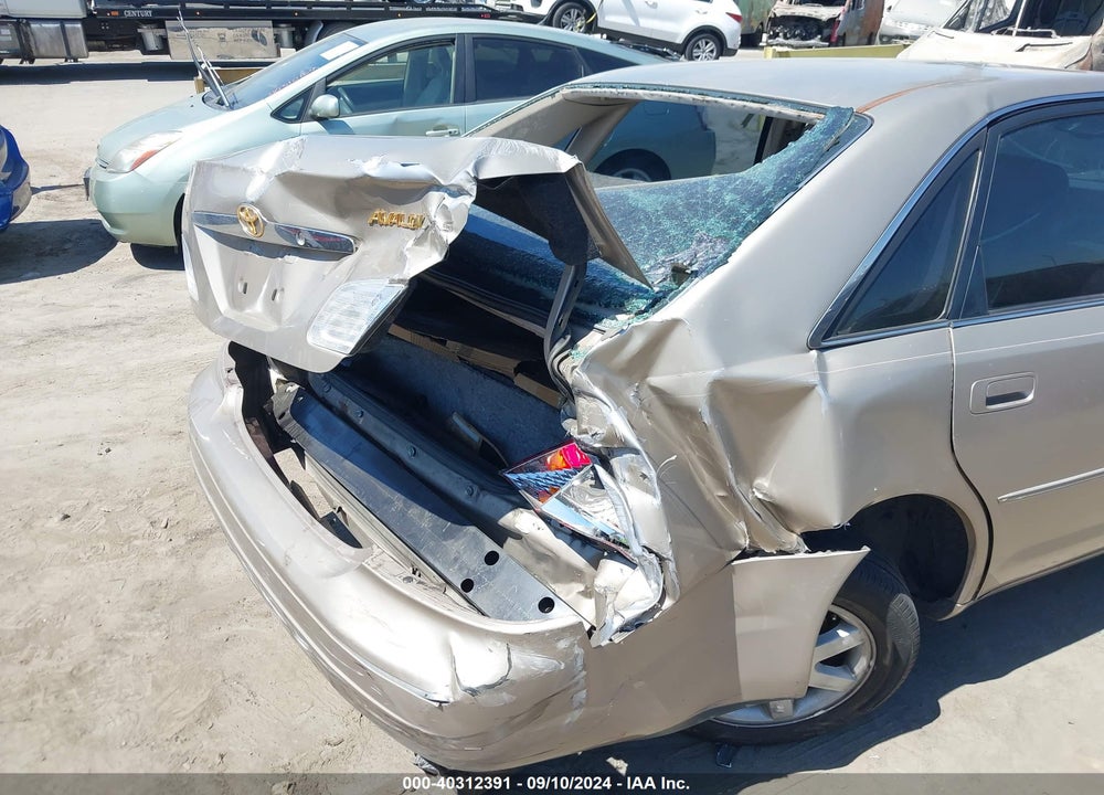 2000 TOYOTA AVALON XLS VIN: 4T1BF28B5YU072983