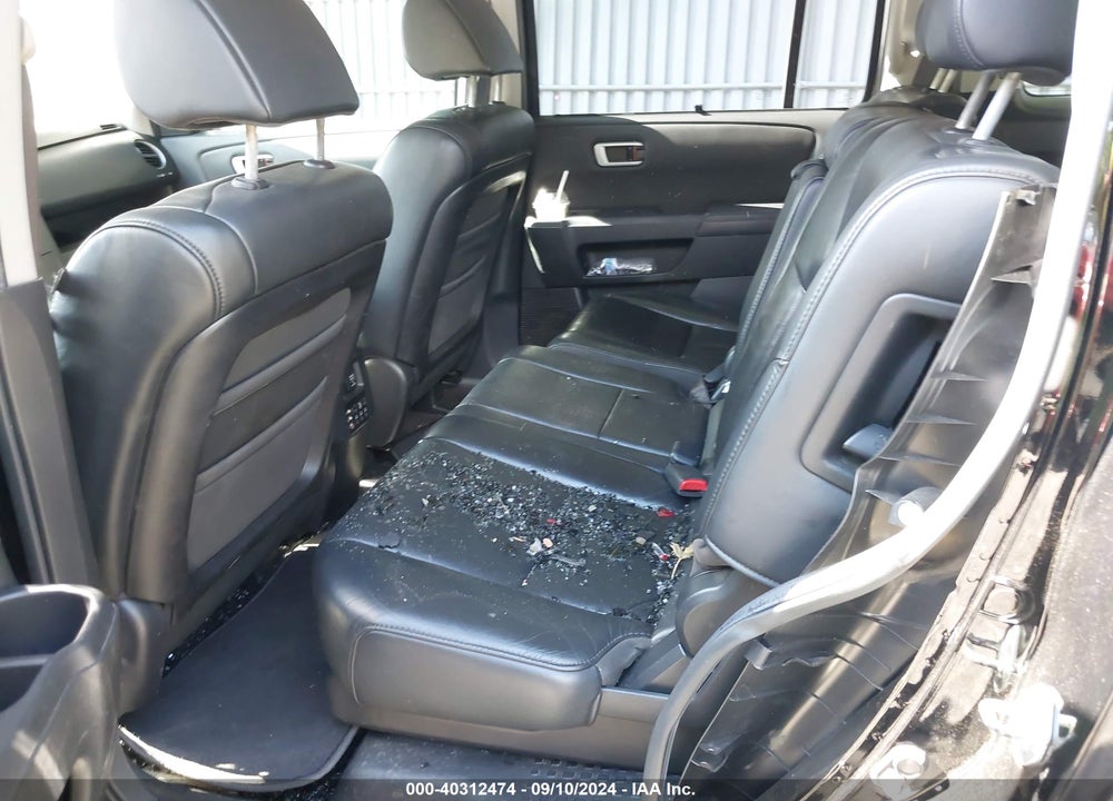 2011 HONDA PILOT TOURING VIN: 5FNYF4H98BB080485