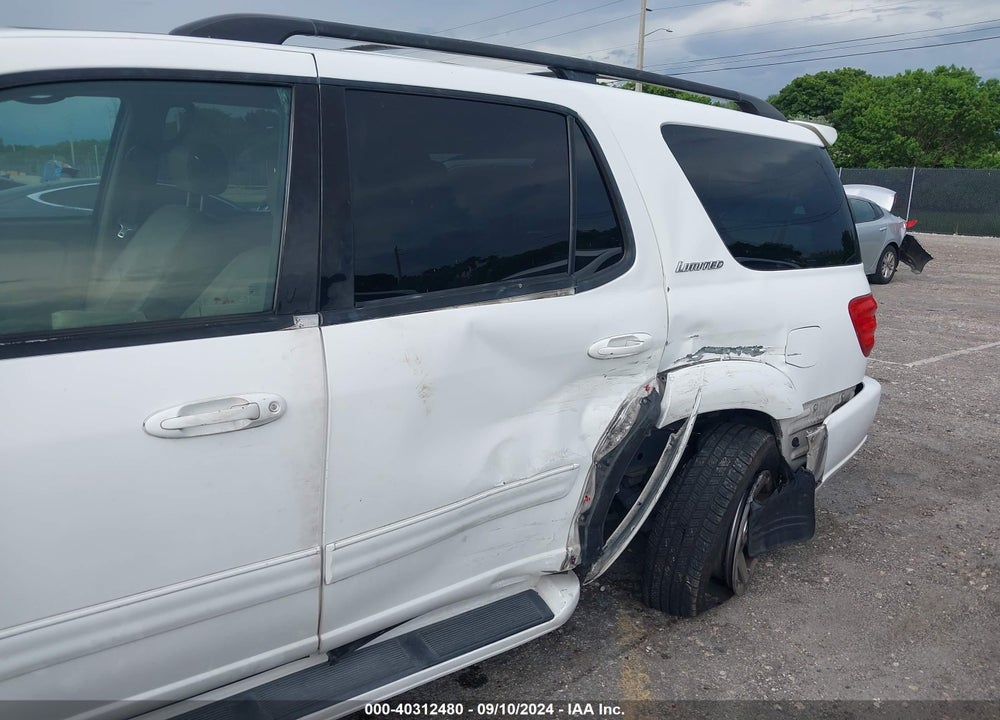 2002 TOYOTA SEQUOIA LIMITED V8 VIN: 5TDZT38A72S070690