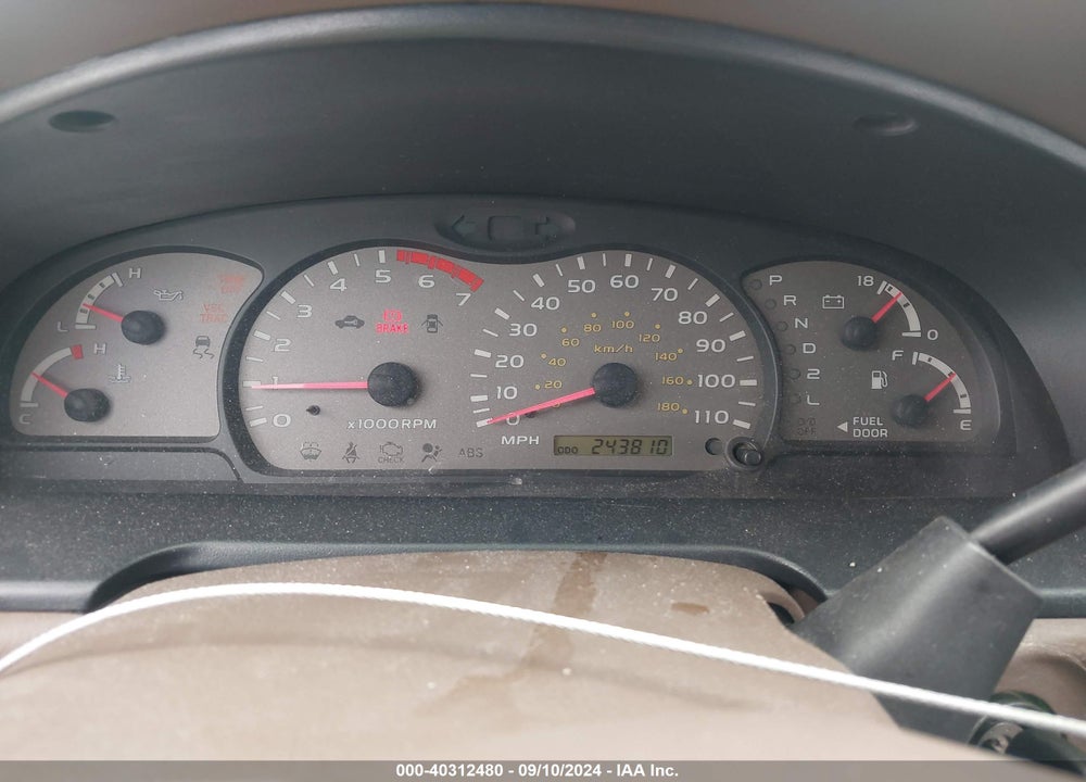 2002 TOYOTA SEQUOIA LIMITED V8 VIN: 5TDZT38A72S070690