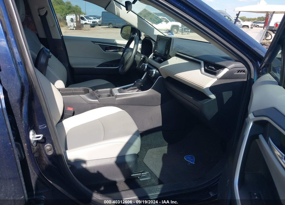 2021 TOYOTA RAV4 XLE PREMIUM VIN: 2T3A1RFV3MW214720