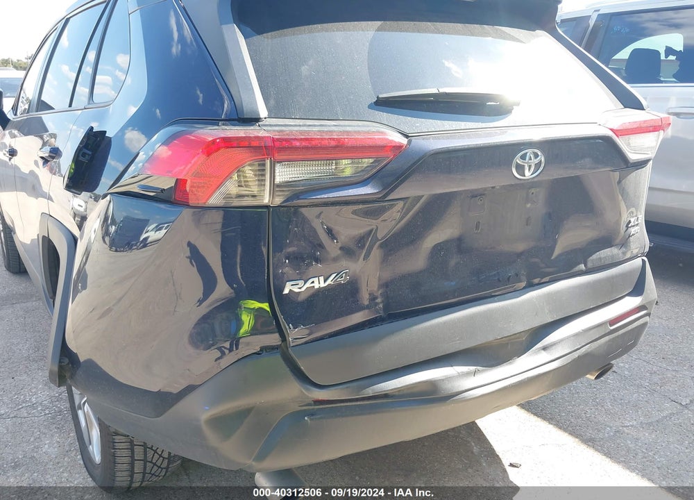 2021 TOYOTA RAV4 XLE PREMIUM VIN: 2T3A1RFV3MW214720
