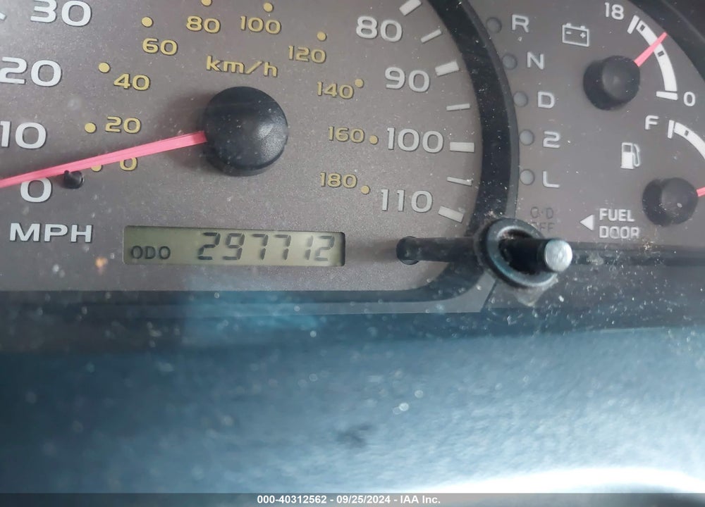 2003 TOYOTA SEQUOIA SR5 V8 VIN: 5TDZT34A63S181643