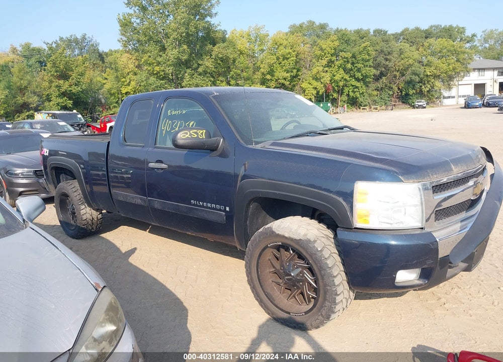 2008 CHEVROLET SILVERADO 1500 LT2 VIN: 2GCEK190281308747