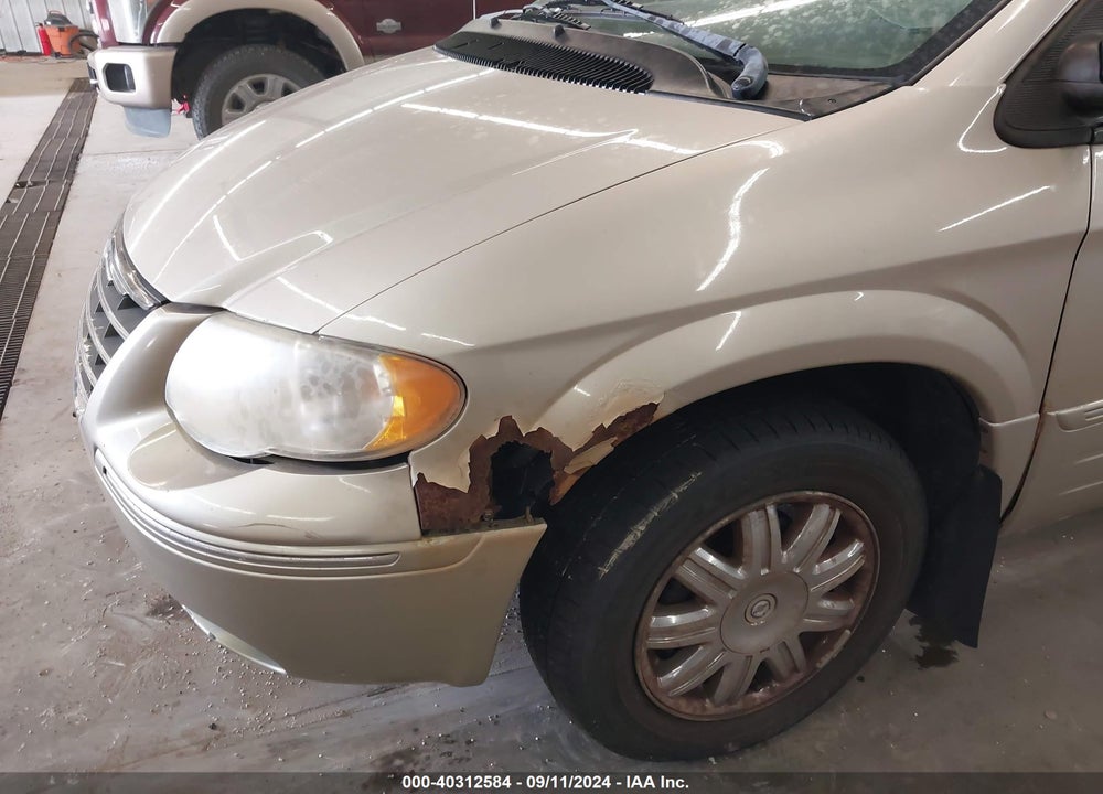2005 CHRYSLER TOWN & COUNTRY VIN: 2C4GP64L45R177312