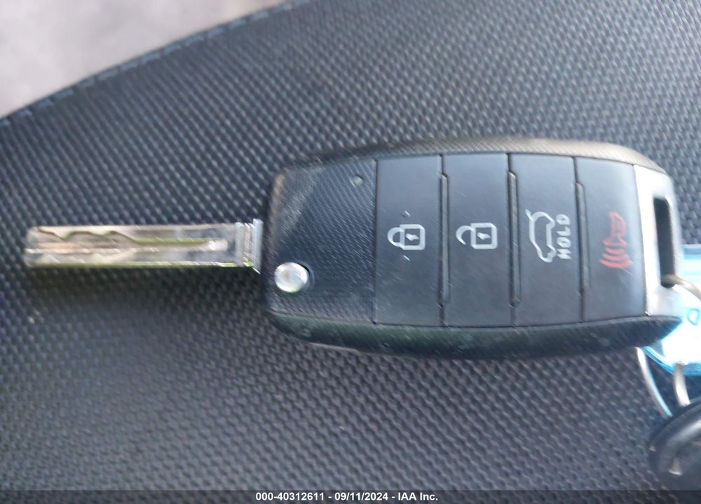 2015 KIA SPORTAGE VIN: KNDPBCAC7F7747825