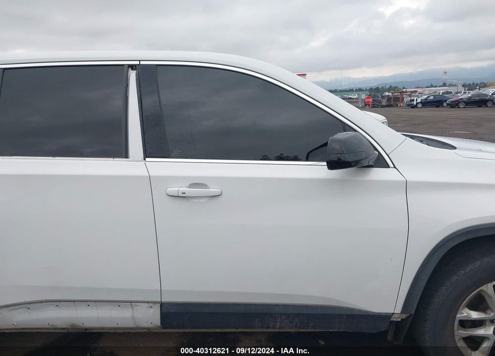 2018 CHEVROLET TRAVERSE LS VIN: 1GNEVFKW2JJ193220