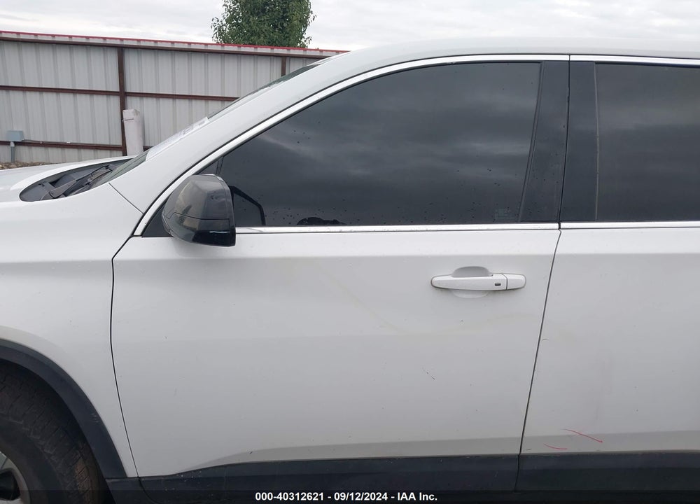 2018 CHEVROLET TRAVERSE LS VIN: 1GNEVFKW2JJ193220
