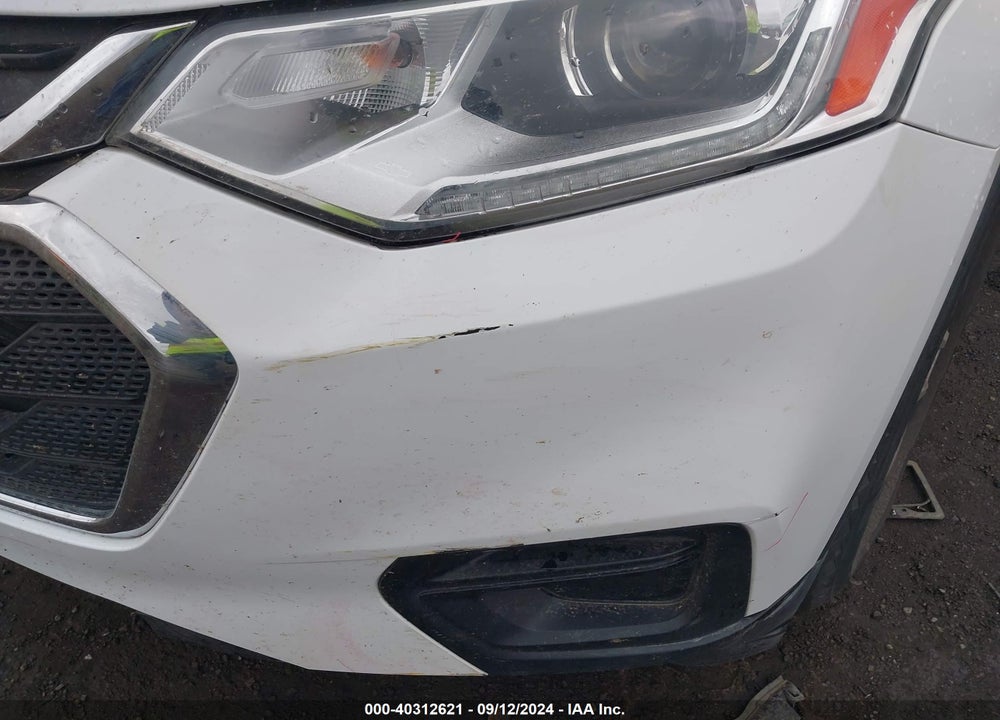 2018 CHEVROLET TRAVERSE LS VIN: 1GNEVFKW2JJ193220