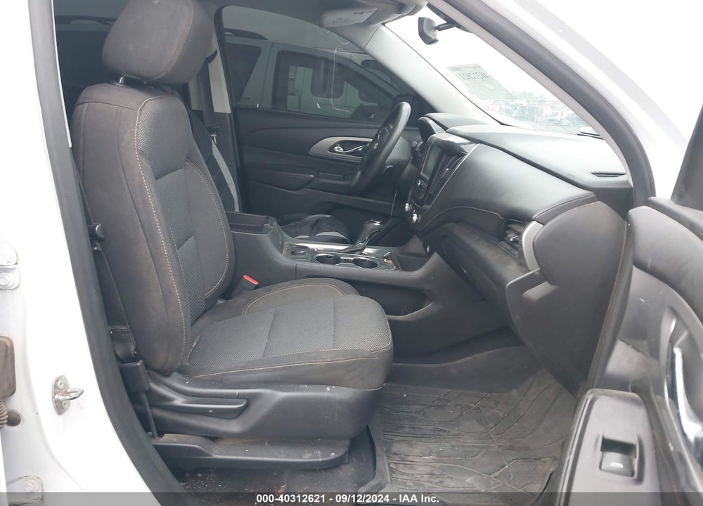 2018 CHEVROLET TRAVERSE LS VIN: 1GNEVFKW2JJ193220