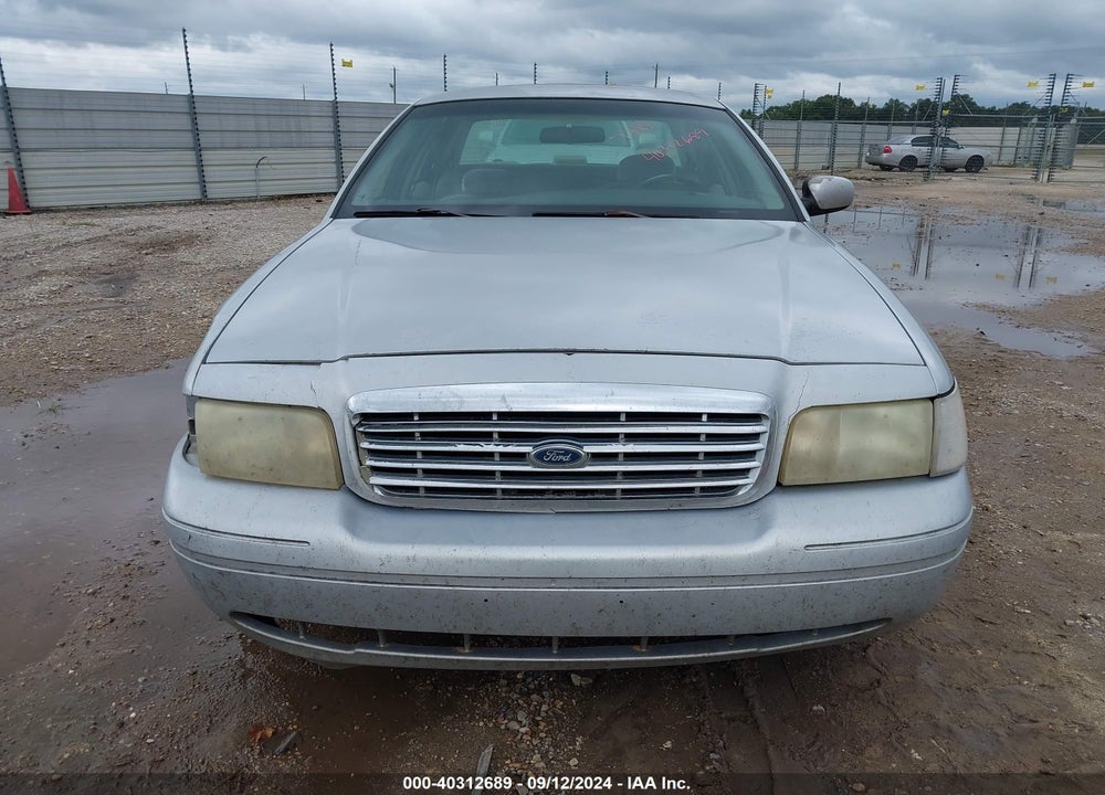 2000 FORD CROWN VICTORIA POLICE INTERCEPTOR VIN: 2FAFP71W0YX115539