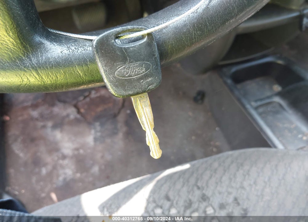 2004 FORD ESCAPE XLT VIN: 1FMYU031X4KA88704