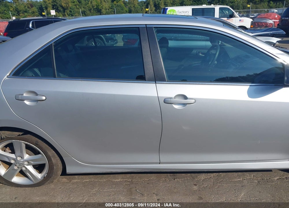 2014 TOYOTA CAMRY SE VIN: 4T1BF1FK3EU824365