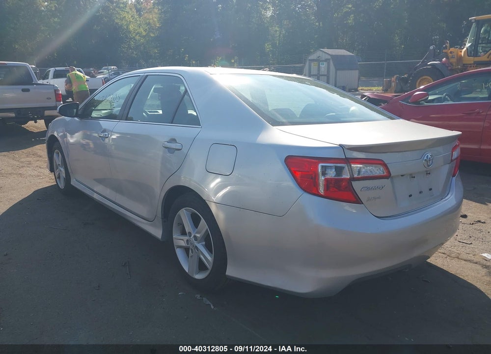 2014 TOYOTA CAMRY SE VIN: 4T1BF1FK3EU824365