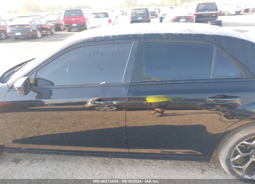 2017 CHRYSLER 300 300S VIN: 2C3CCABG0HH582472