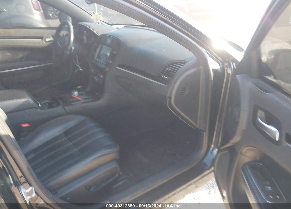 2017 CHRYSLER 300 300S VIN: 2C3CCABG0HH582472