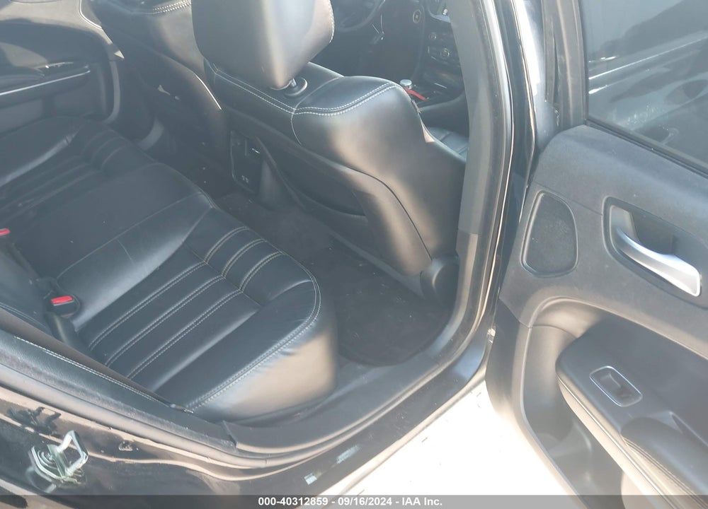 2017 CHRYSLER 300 300S VIN: 2C3CCABG0HH582472