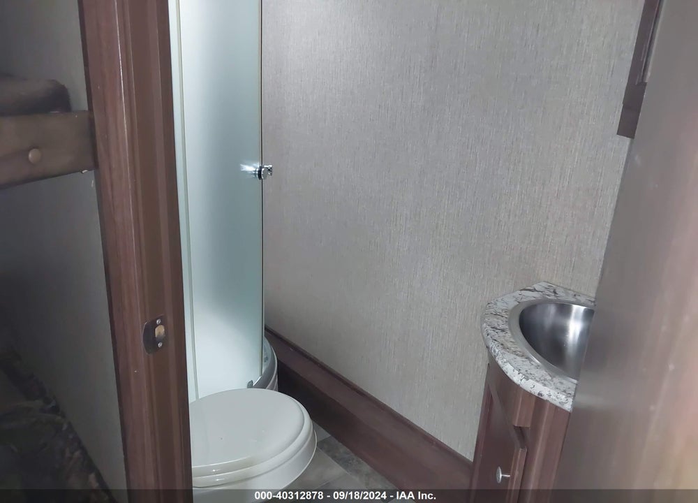 2018 KEYSTONE SPRINTER TRAVEL TRAILER VIN: 4YDT29B24J1530491