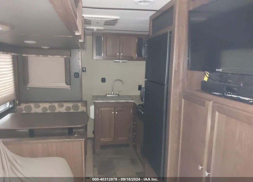 2018 KEYSTONE SPRINTER TRAVEL TRAILER VIN: 4YDT29B24J1530491