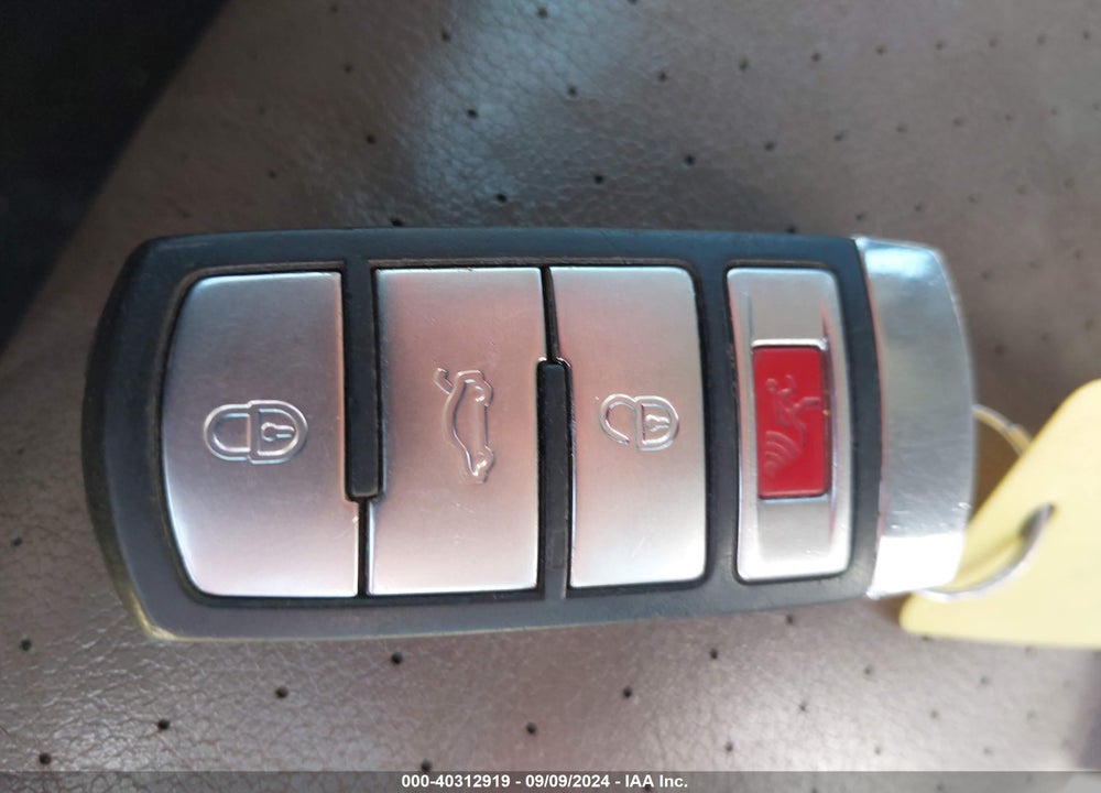 2008 VOLKSWAGEN PASSAT LUX VIN: WVWEK73C18E229140