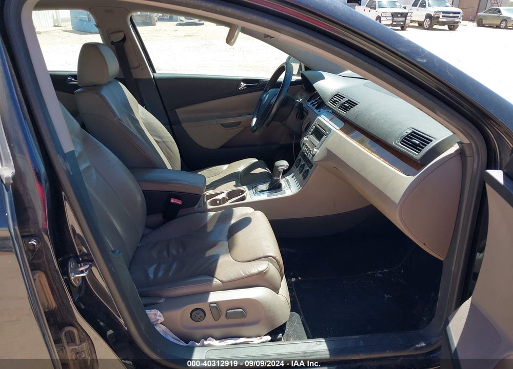 2008 VOLKSWAGEN PASSAT LUX VIN: WVWEK73C18E229140