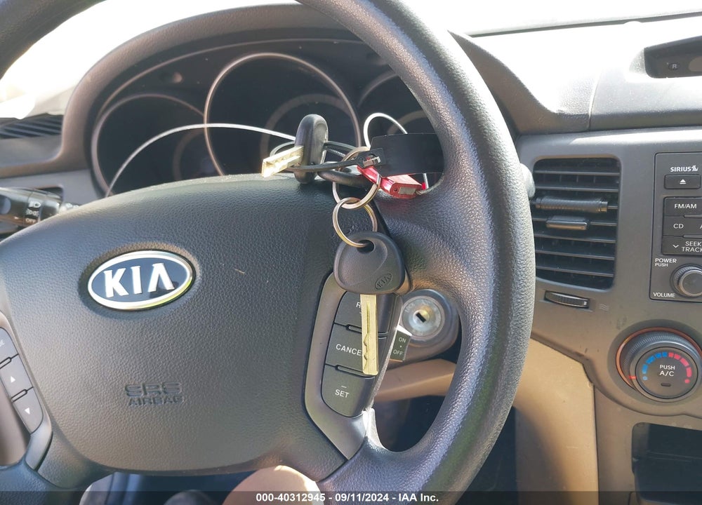 2010 KIA OPTIMA LX VIN: KNAGG4A81A5405095
