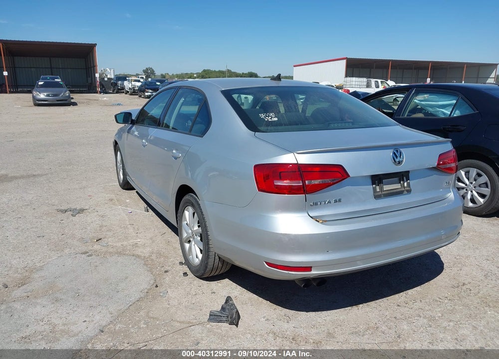 2015 VOLKSWAGEN JETTA 1.8T SE VIN: 3VWD17AJ8FM262494