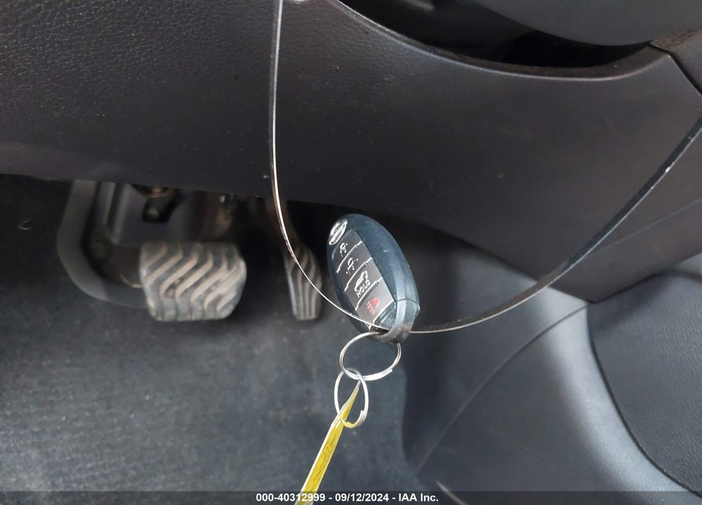 2015 NISSAN ROGUE SL VIN: 5N1AT2MV1FC923118