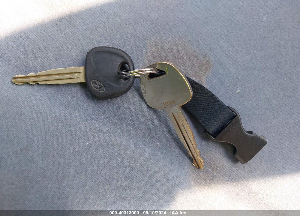 2000 HYUNDAI ELANTRA GLS VIN: KMHJF35F2YU027007