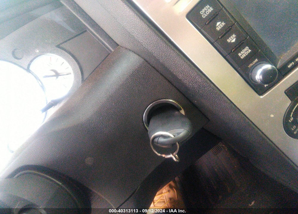 2008 CHRYSLER 300C HEMI VIN: 2C3LA63H28H225305