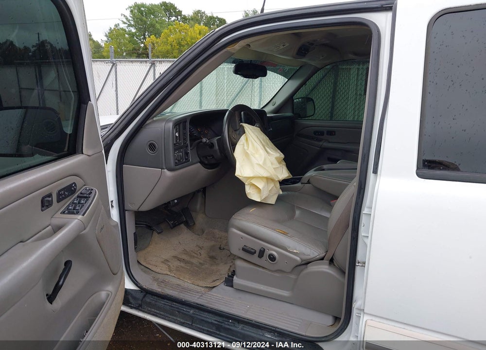 2004 CHEVROLET TAHOE LT VIN: 1GNEK13T54R252864