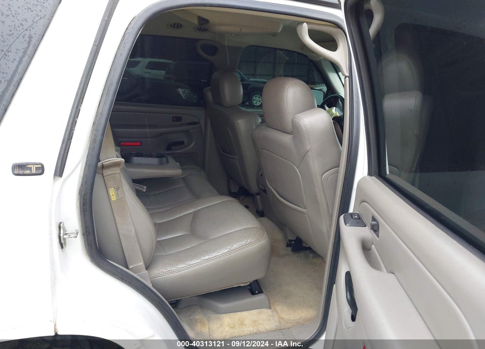 2004 CHEVROLET TAHOE LT VIN: 1GNEK13T54R252864