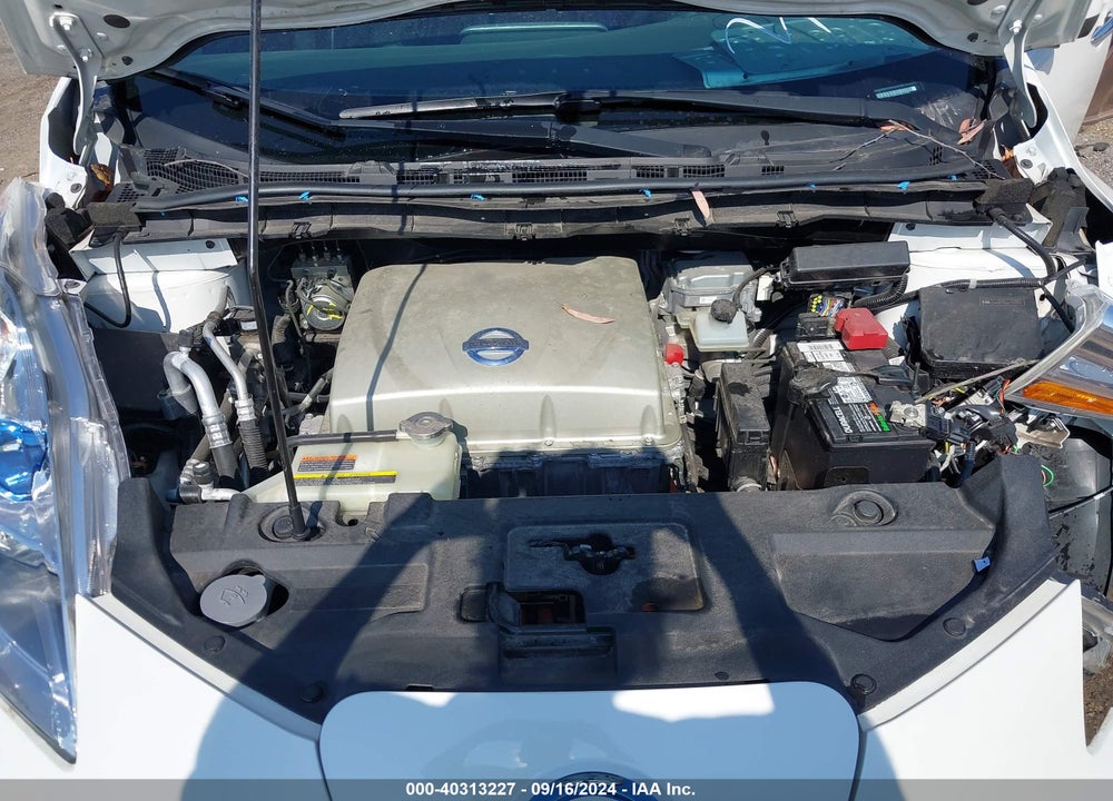 2015 NISSAN LEAF SL VIN: 1N4AZ0CP3FC304472