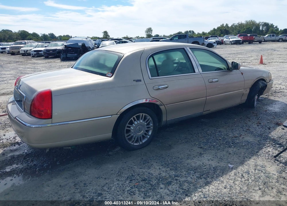 2006 LINCOLN TOWN CAR SIGNATURE LIMITED VIN: 1LNHM82W16Y650517