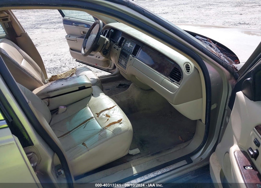 2006 LINCOLN TOWN CAR SIGNATURE LIMITED VIN: 1LNHM82W16Y650517