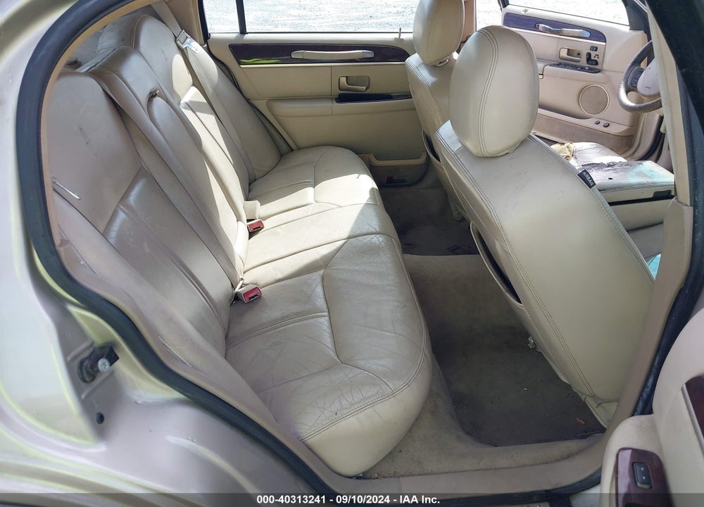 2006 LINCOLN TOWN CAR SIGNATURE LIMITED VIN: 1LNHM82W16Y650517