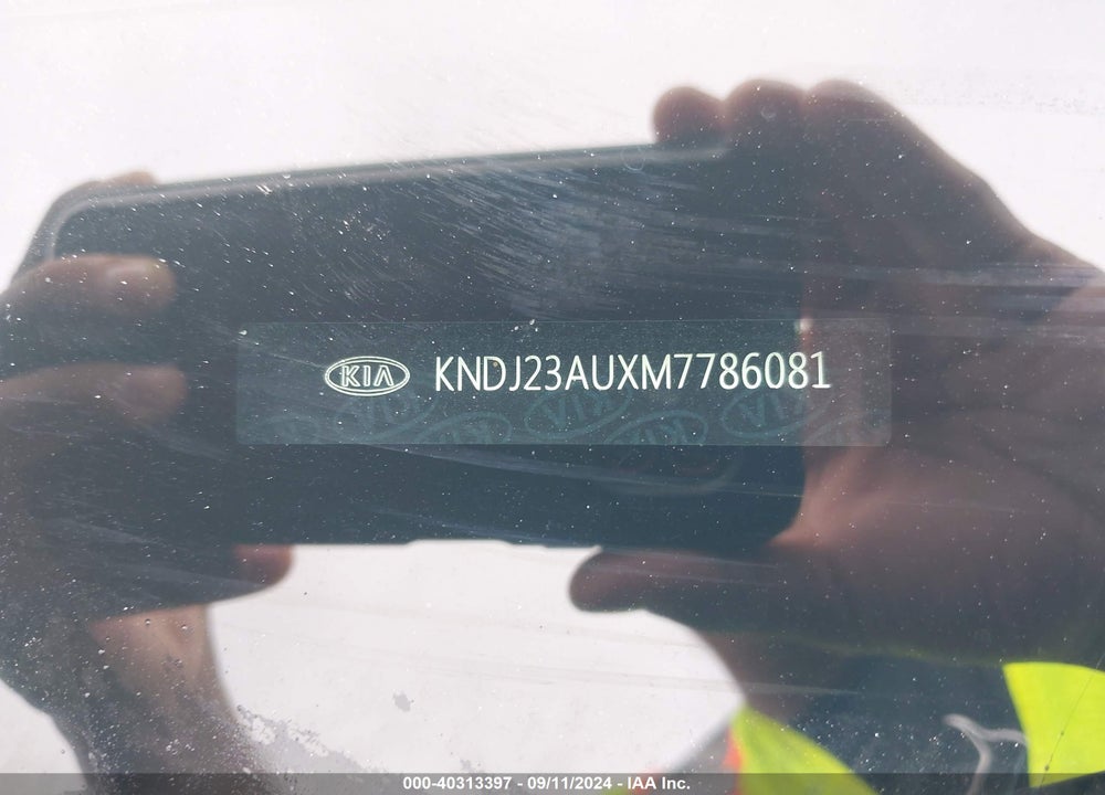 2021 KIA SOUL LX VIN: KNDJ23AUXM7786081
